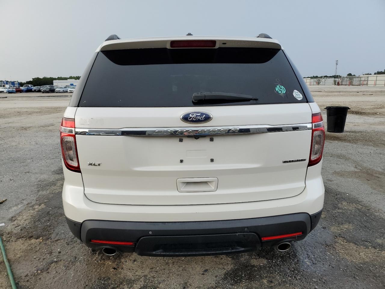Ford Explorer Xlt Image 3