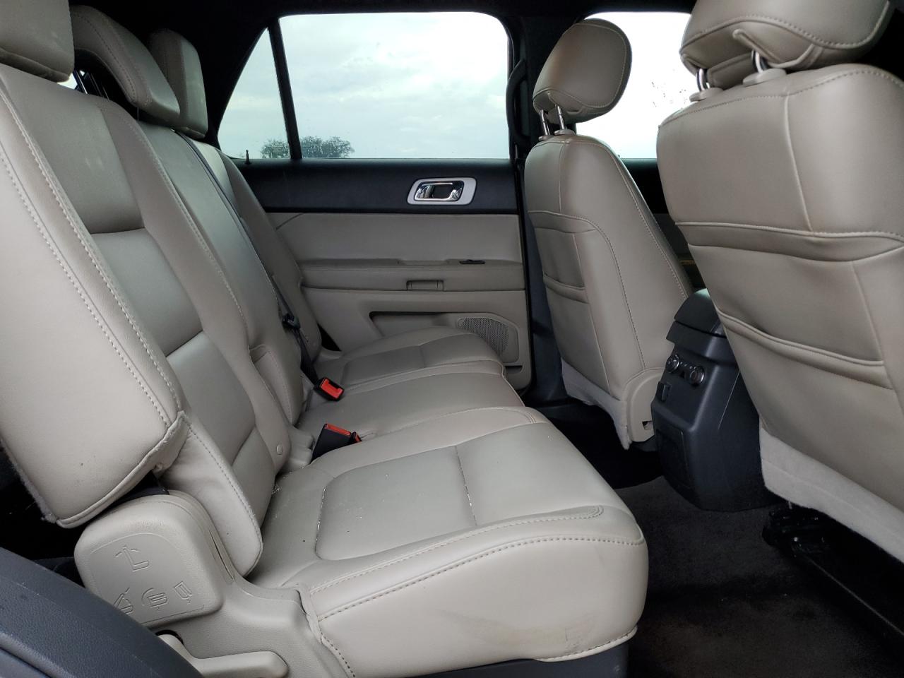 Ford Explorer Xlt Image 11