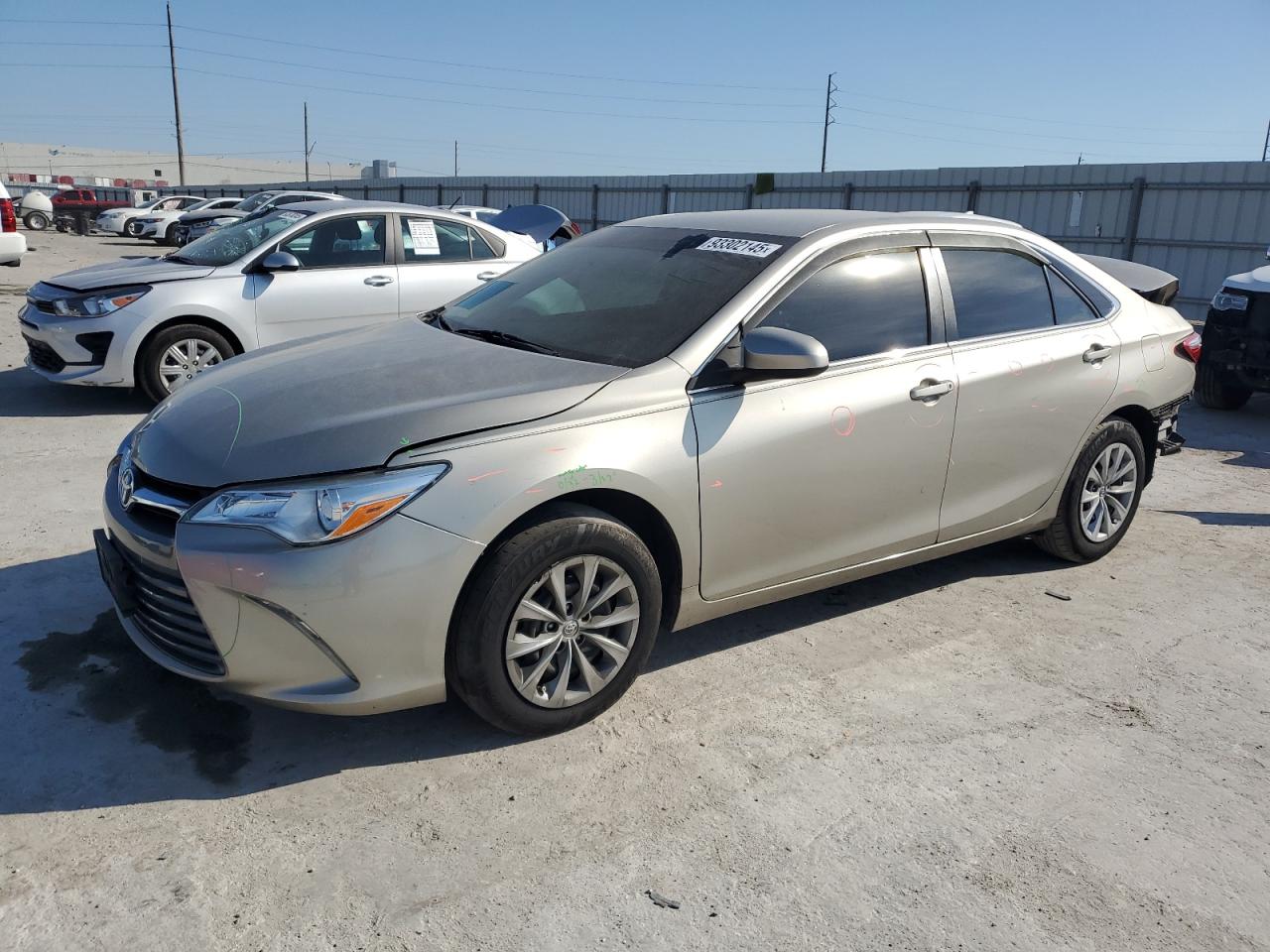 Toyota Camry Le Image 1