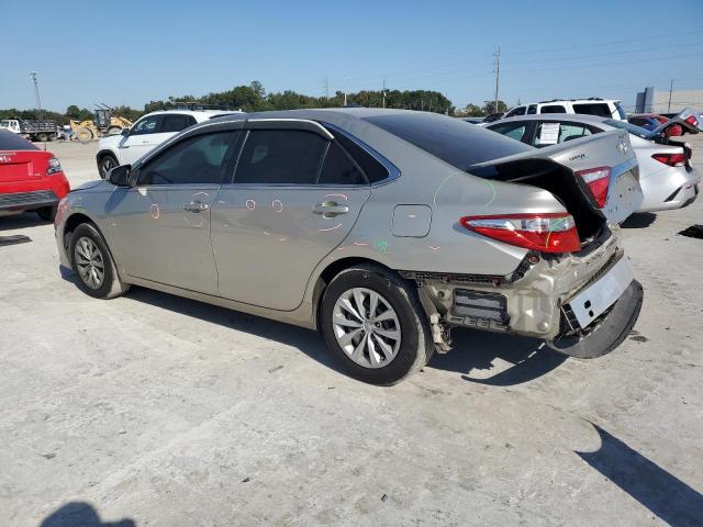 Toyota Camry Le Image 4