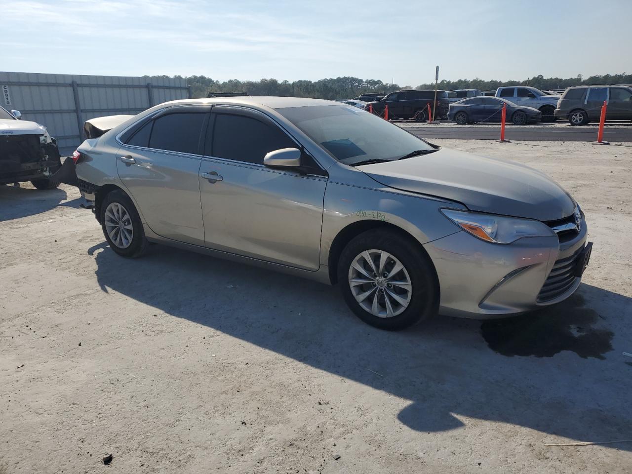 Toyota Camry Le Image 2