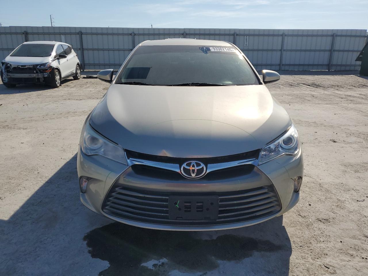 Toyota Camry Le Image 11