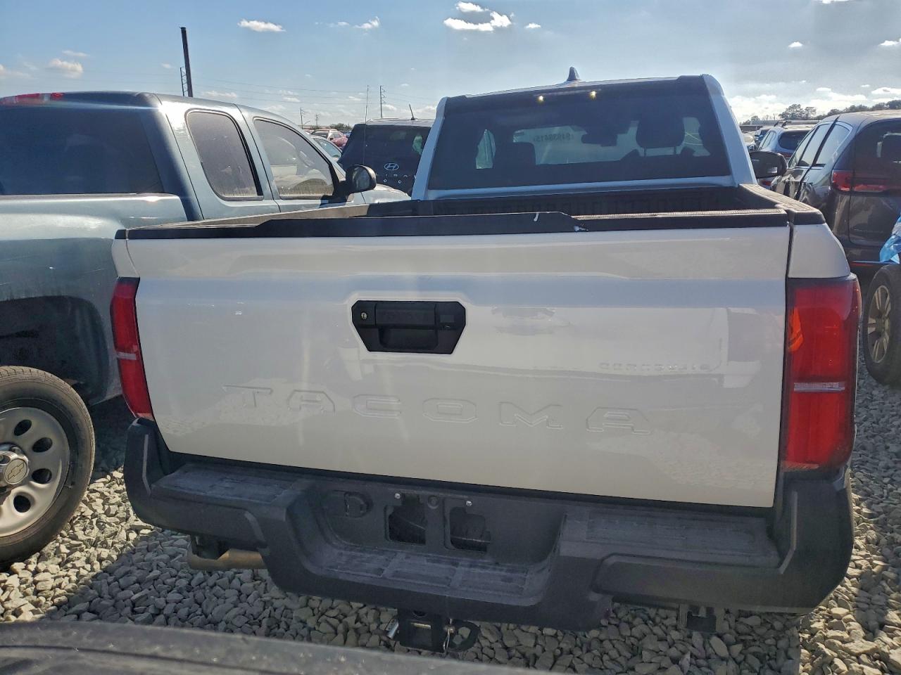 Toyota Tacoma Xtracab Image 4