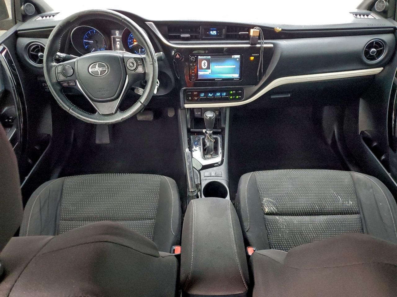 Toyota Scion Image 10