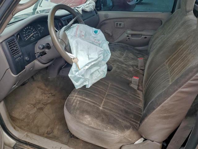 Toyota Tacoma Image 4