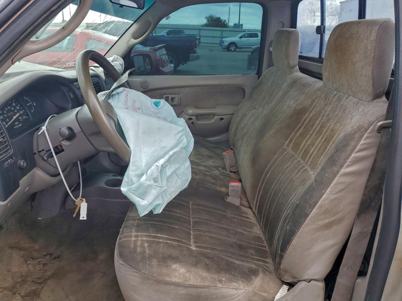 Toyota Tacoma Image 3