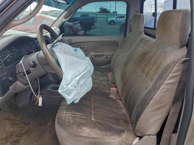 Toyota Tacoma Image 3