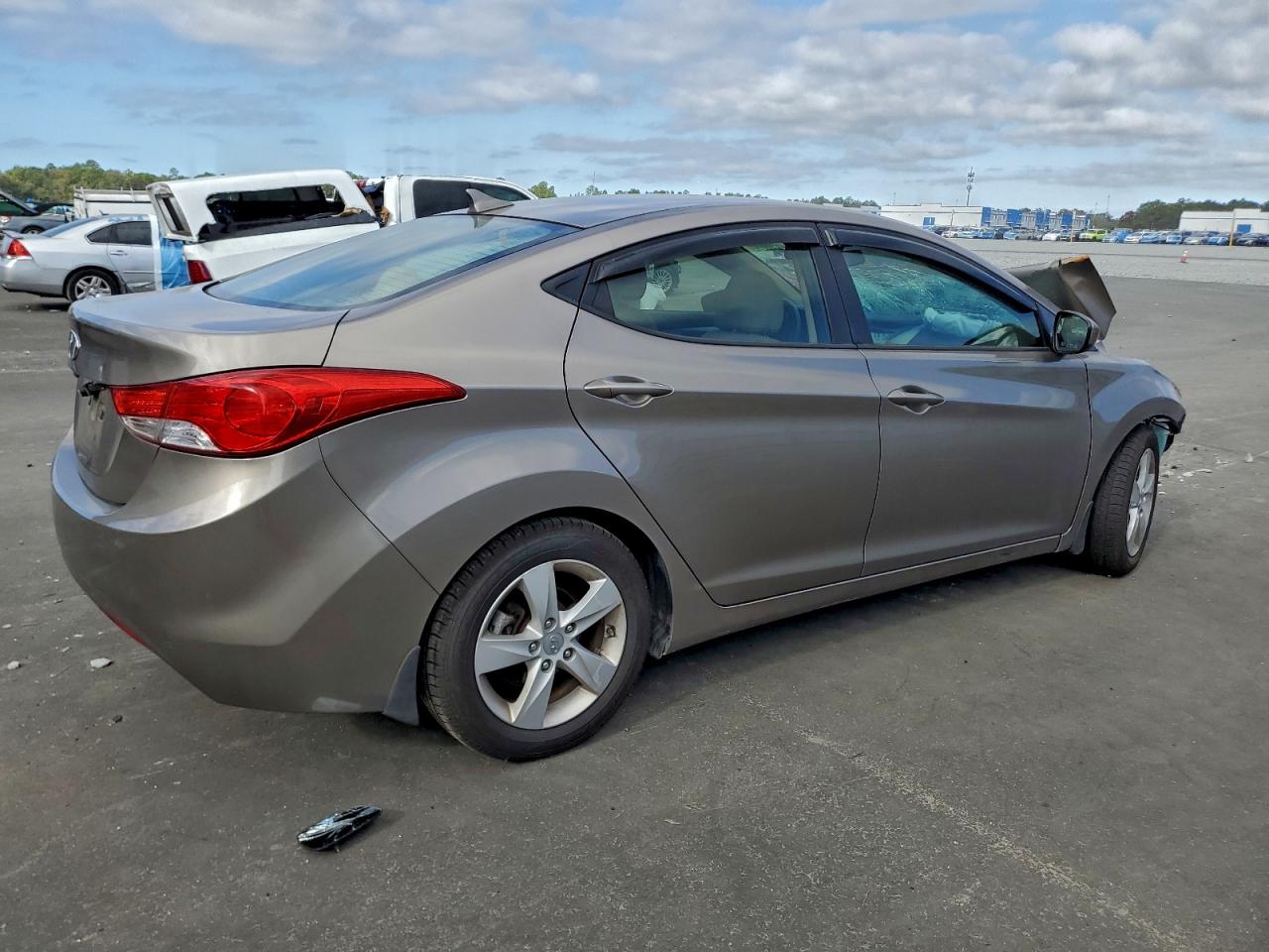 Hyundai ELANTRA Gls Image 5