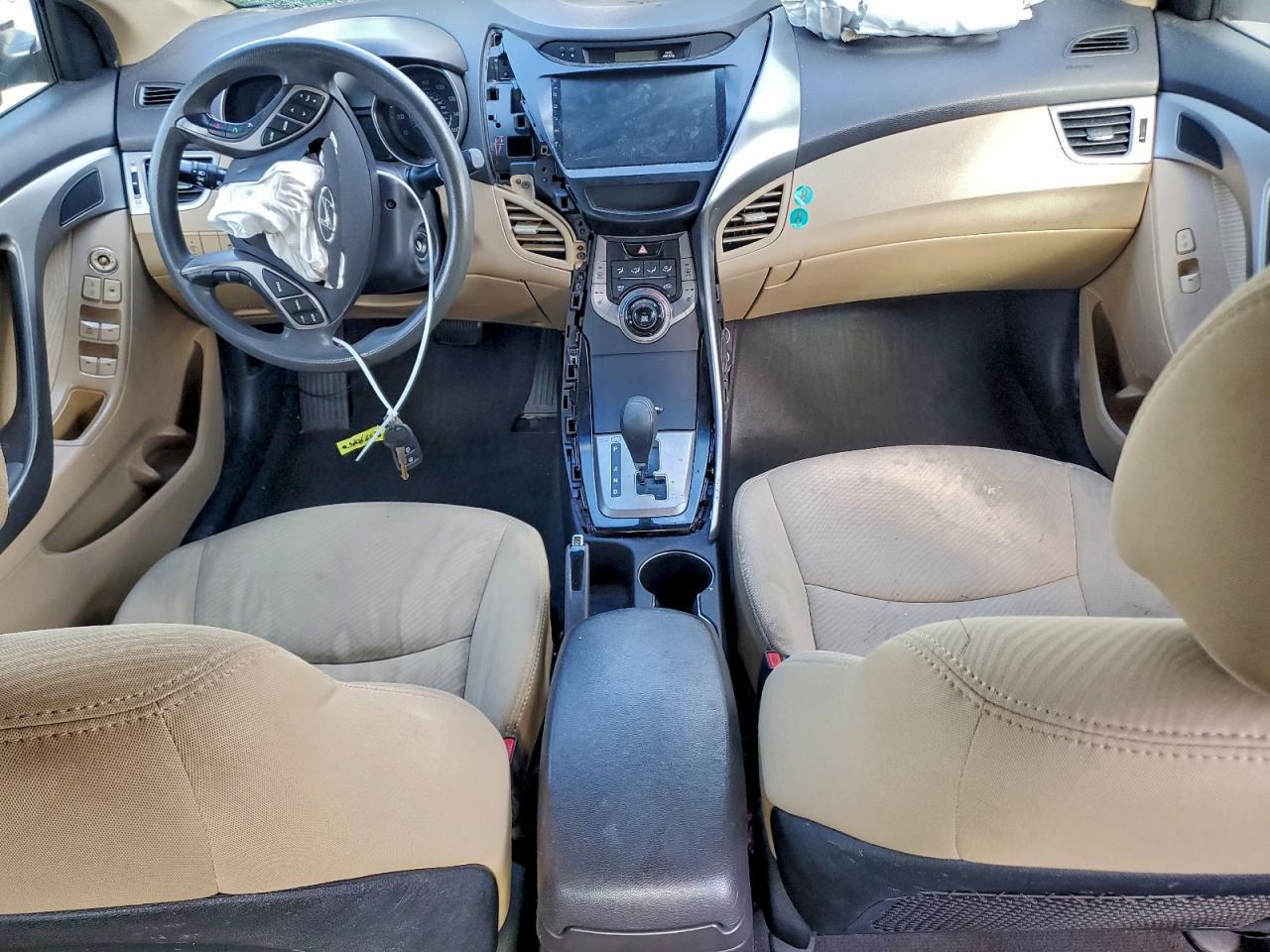 Hyundai ELANTRA Gls Image 10