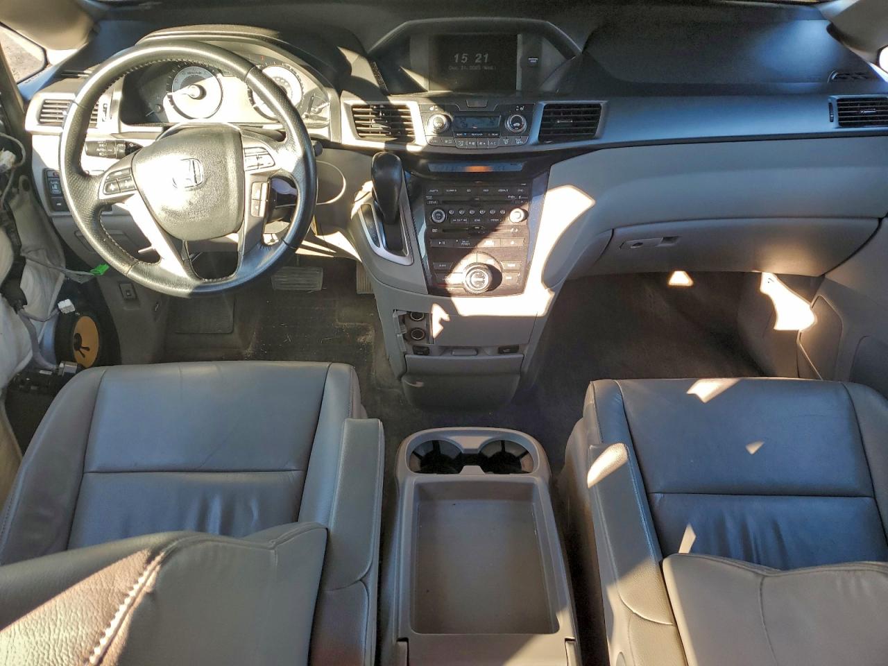 Honda Odyssey Touring Image 3