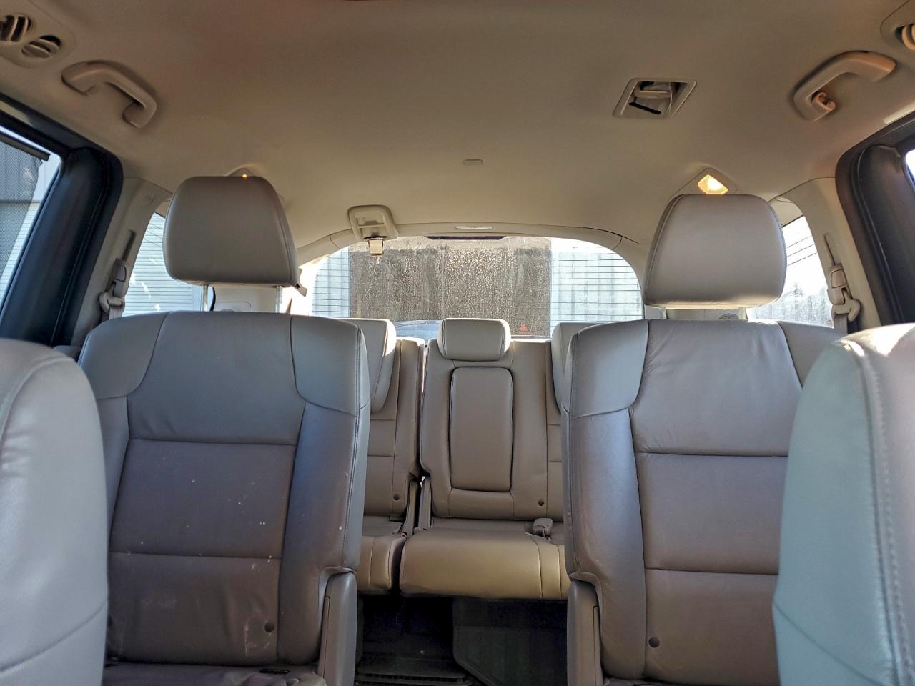 Honda Odyssey Touring Image 6