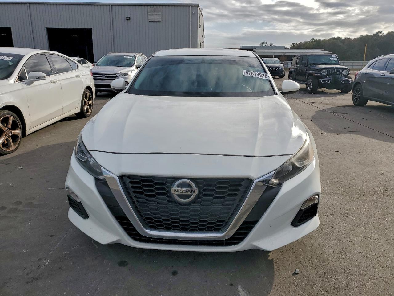 Nissan Altima S Image 3