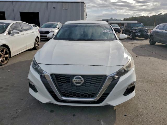 Nissan Altima S Image 3