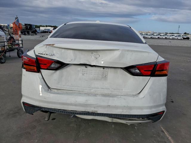 Nissan Altima S Image 8