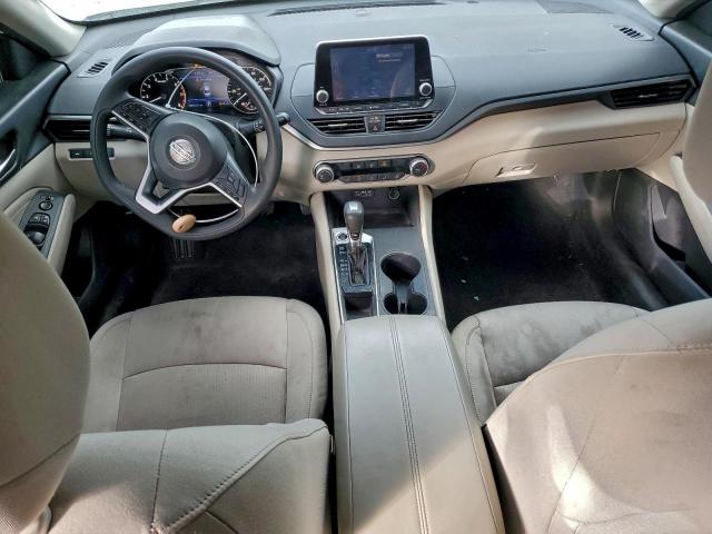 Nissan Altima S Image 7