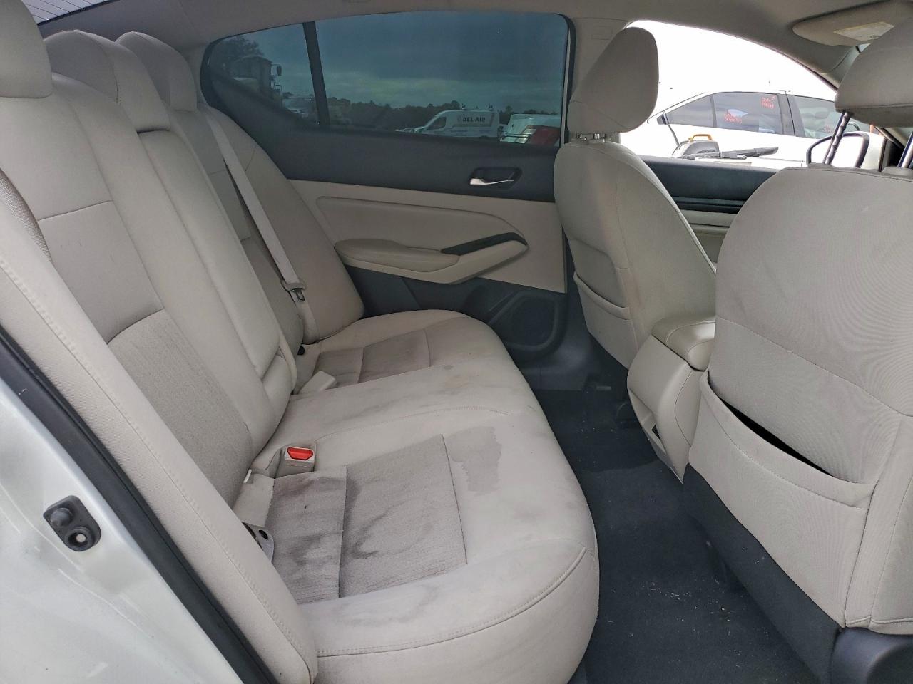 Nissan Altima S Image 5