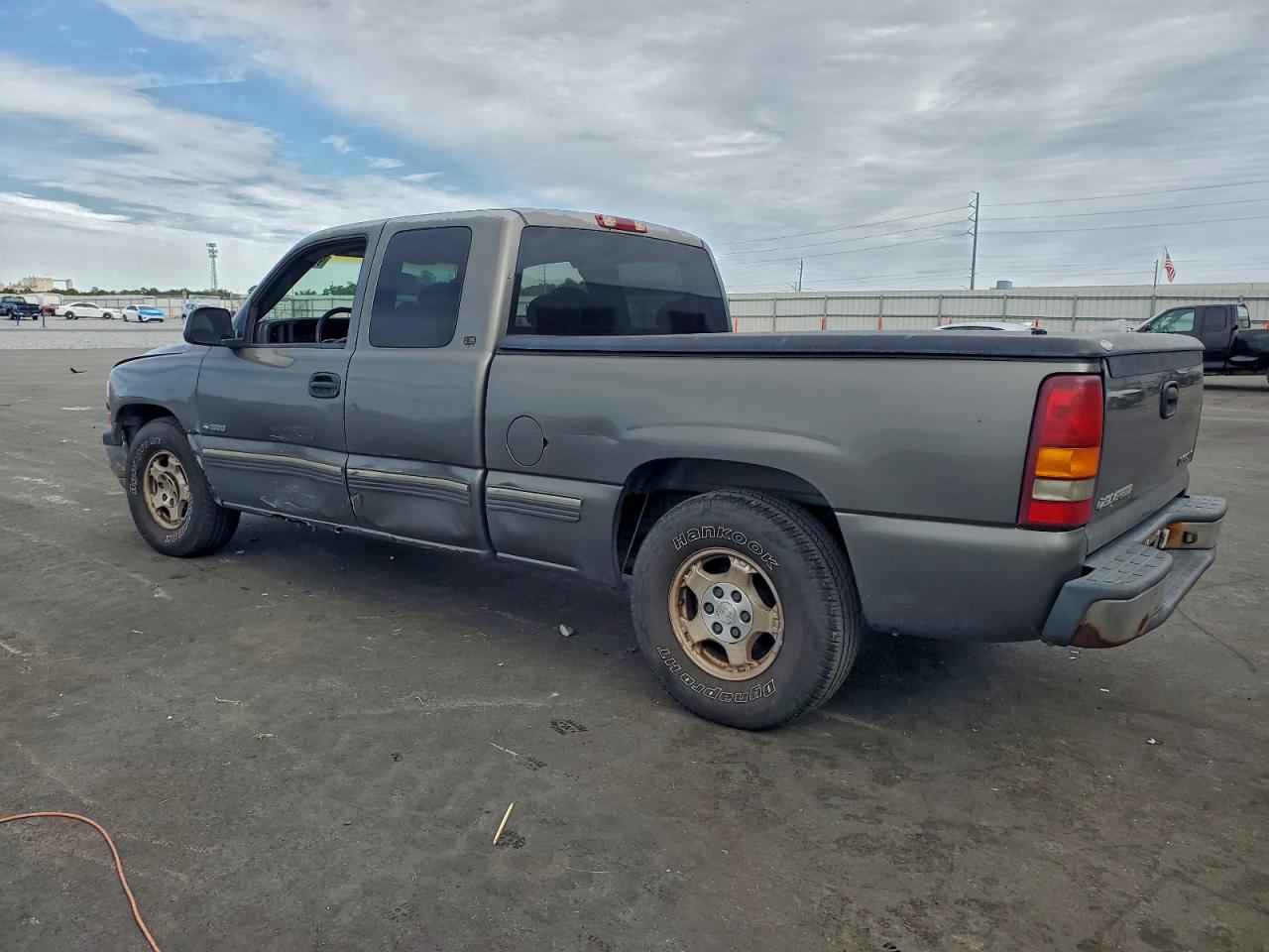 Chevrolet Silverado C1500 Image 5