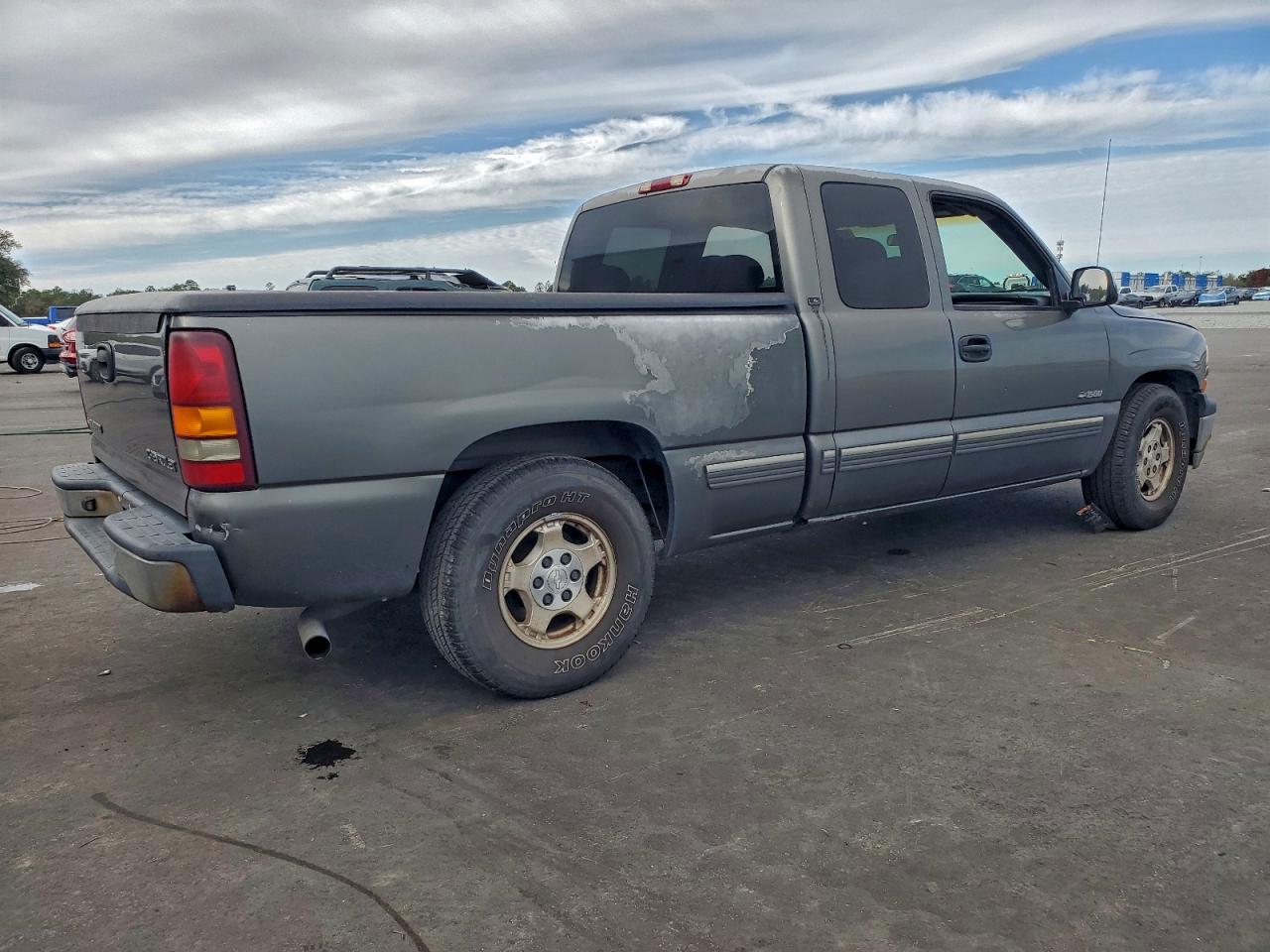 Chevrolet Silverado C1500 Image 8
