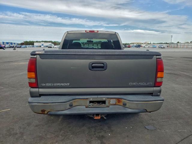 Chevrolet Silverado C1500 Image 3