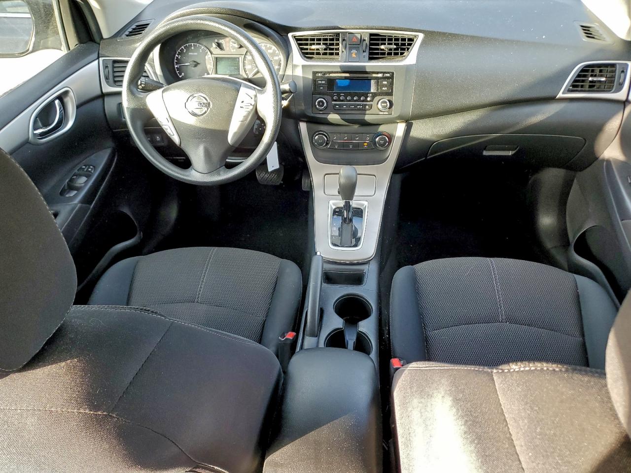 Nissan Sentra S Image 10