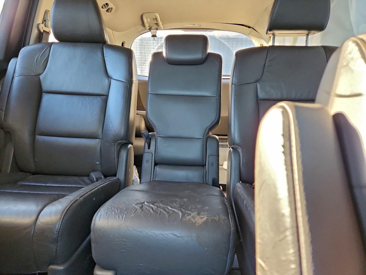 Honda Odyssey Touring Image 6
