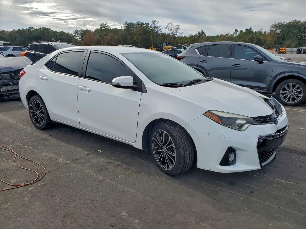 Toyota Corolla L Image 9