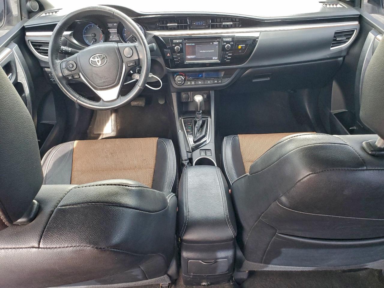 Toyota Corolla L Image 7