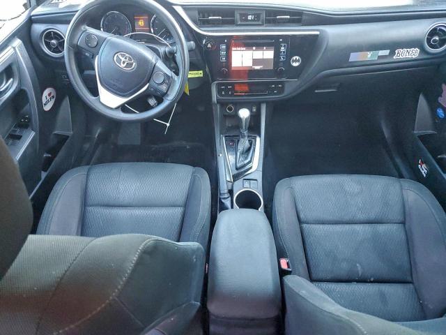 Toyota Corolla L Image 12