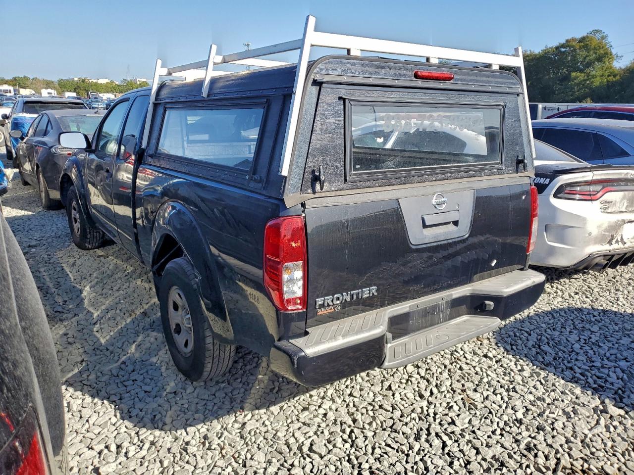 Nissan Frontier S Image 2