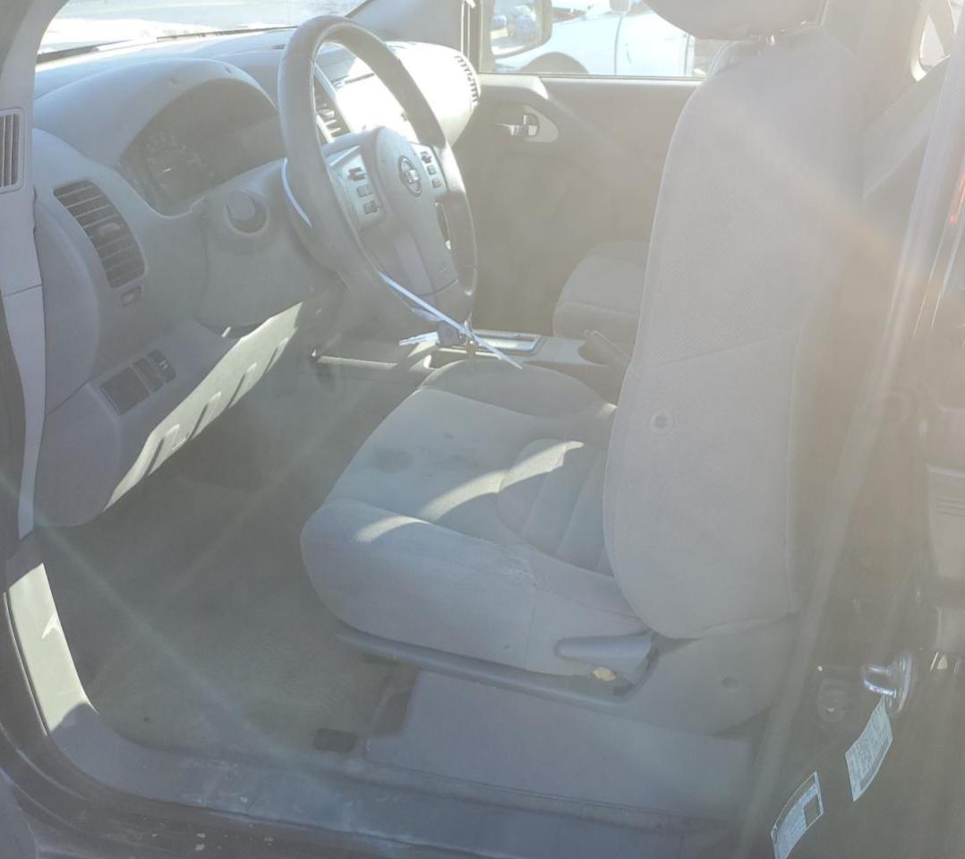 Nissan Frontier S Image 8