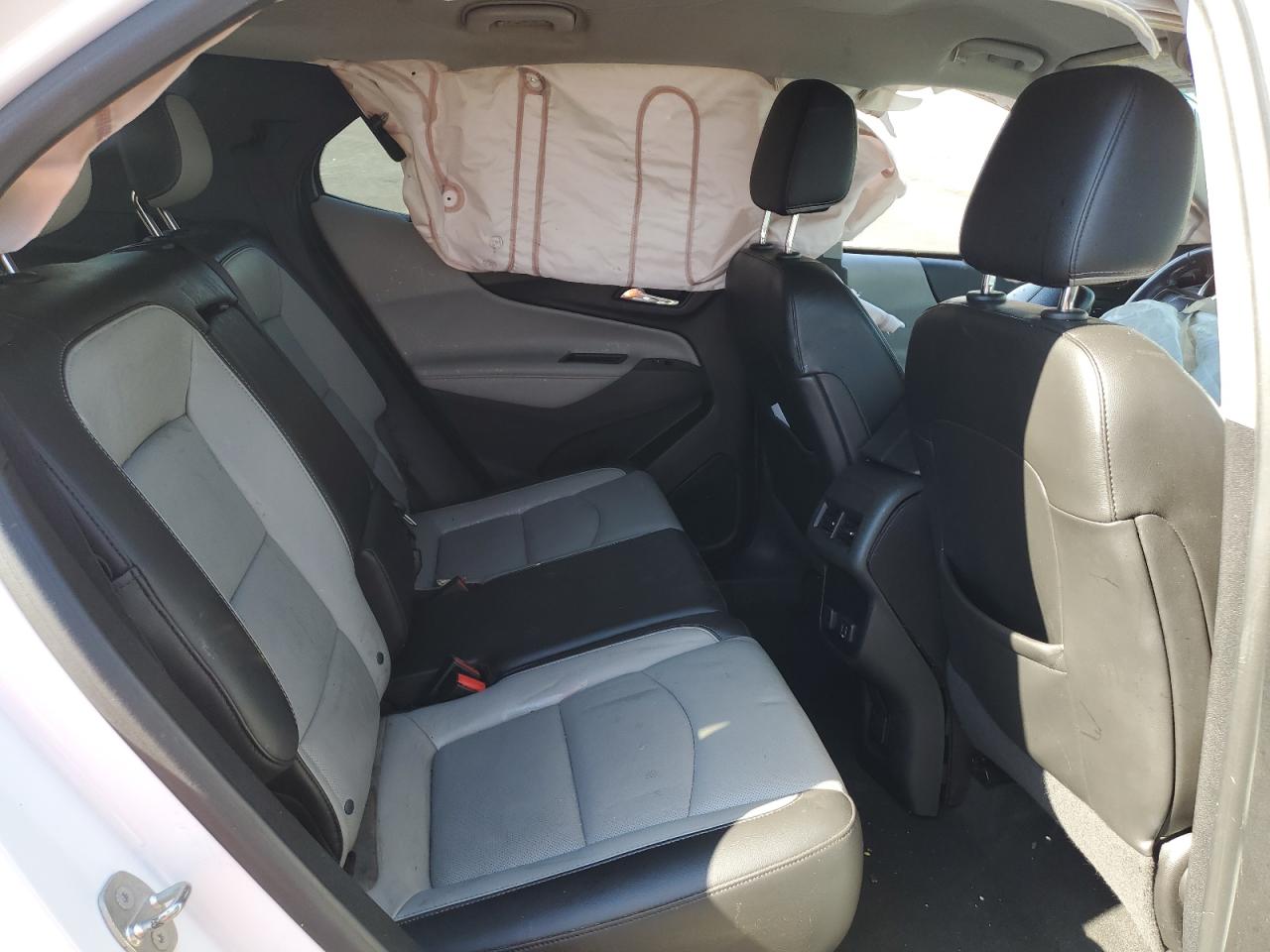 Chevrolet Equinox Premier Image 11