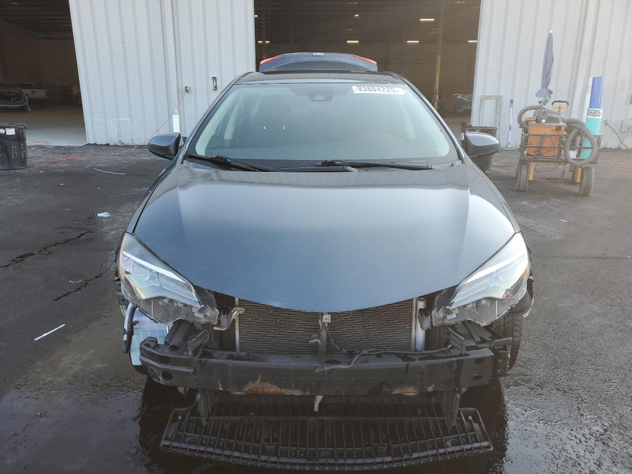 Toyota Corolla L Image 4