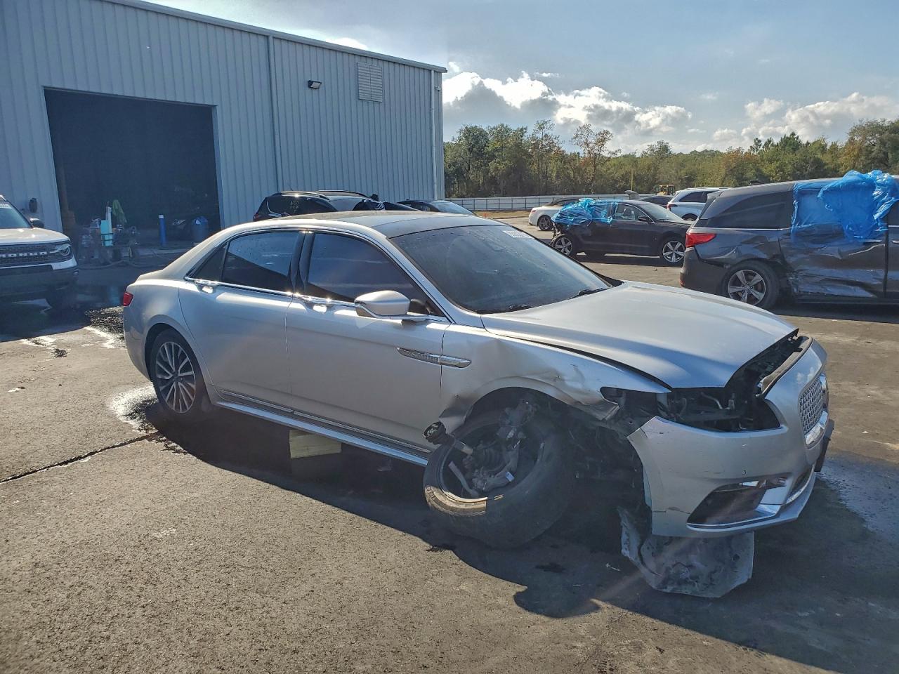 Lincoln Continental Select Image 6