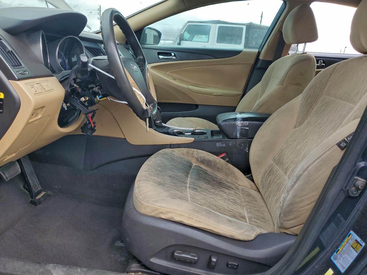 Hyundai SONATA Gls Image 12