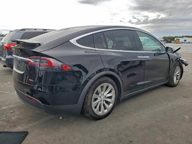 Tesla Model X Image 8