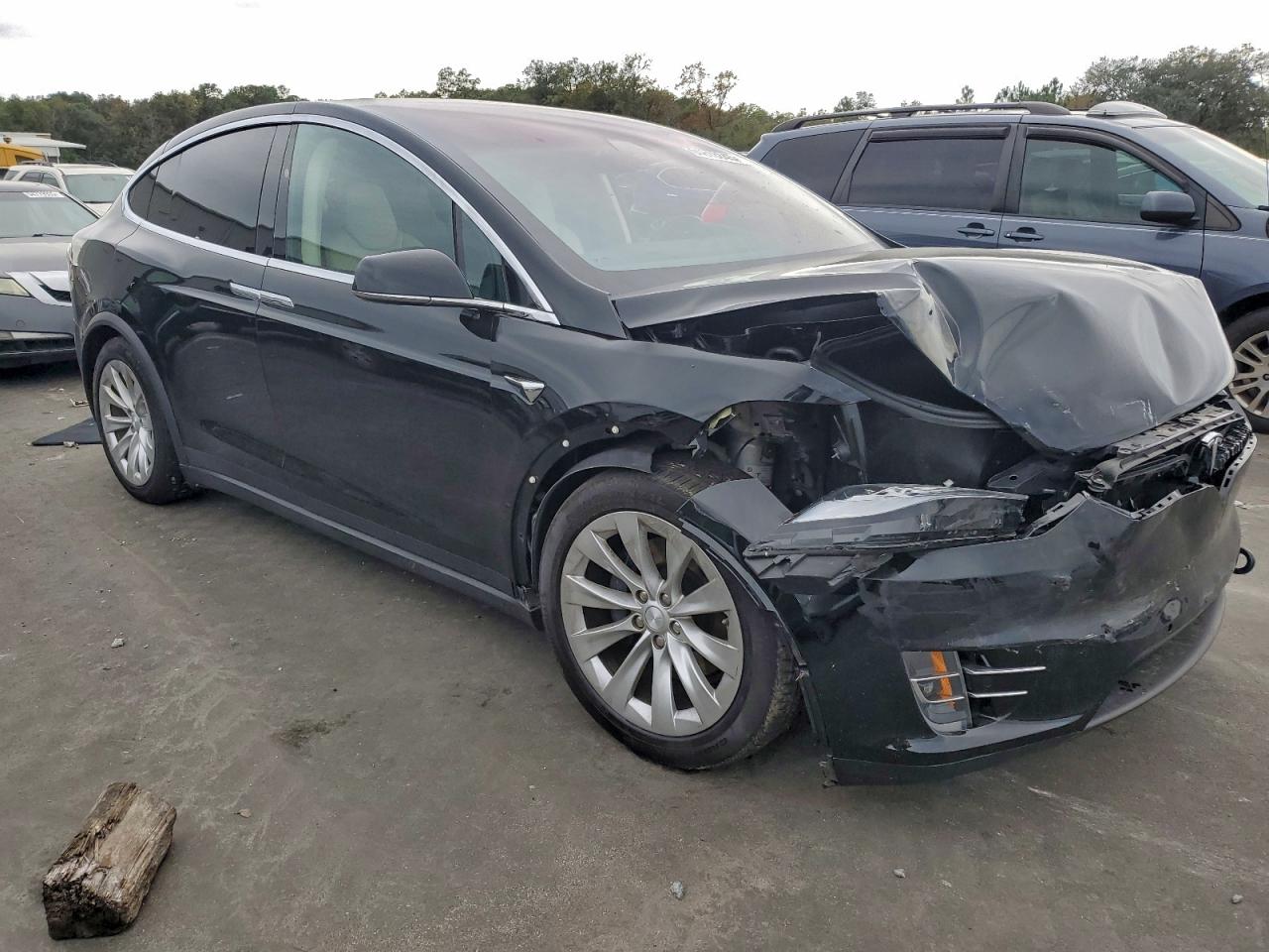 Tesla Model X Image 12