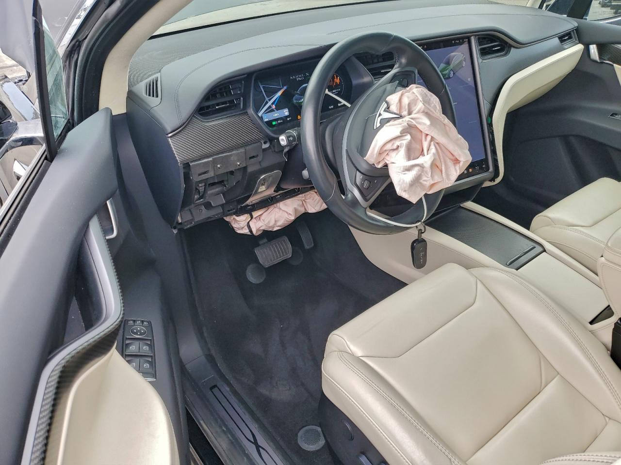 Tesla Model X Image 3