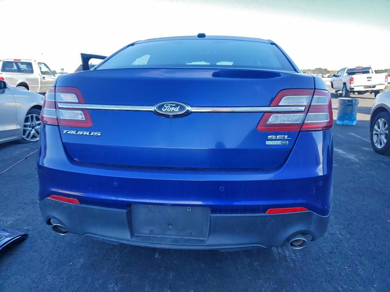 Ford Taurus Sel Image 5