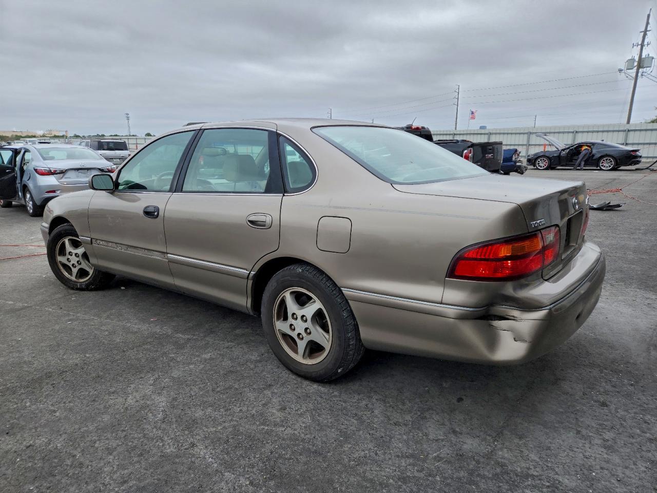 Toyota Avalon Xl Image 2