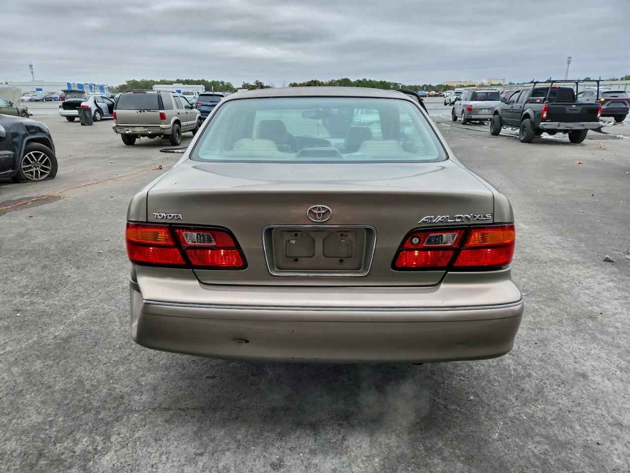 Toyota Avalon Xl Image 9
