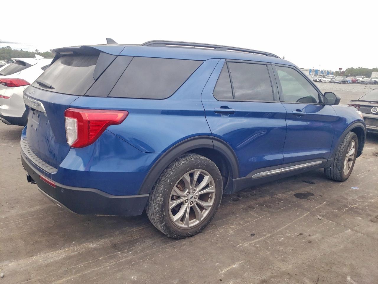 Ford Explorer Xlt Image 10