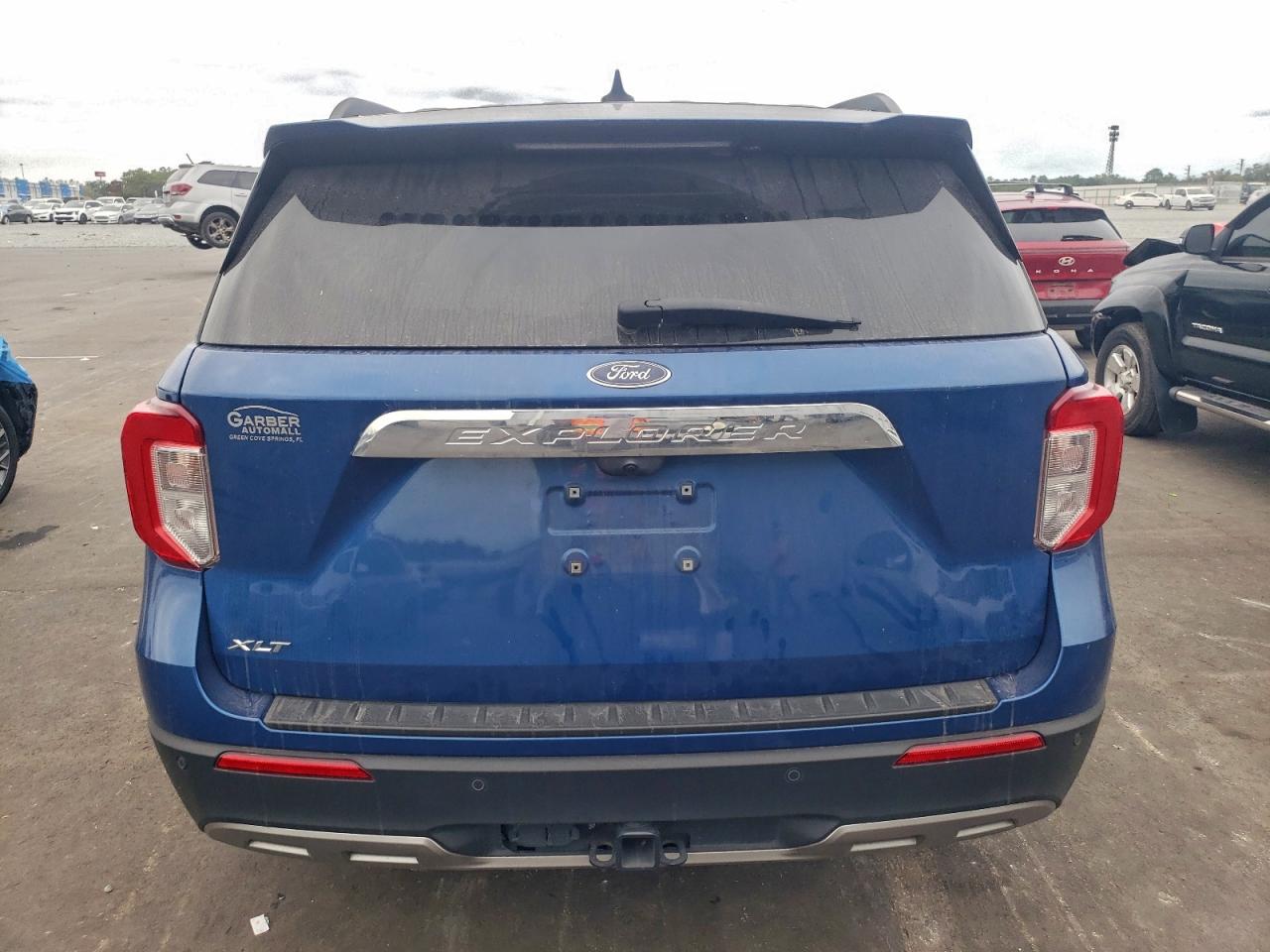 Ford Explorer Xlt Image 3