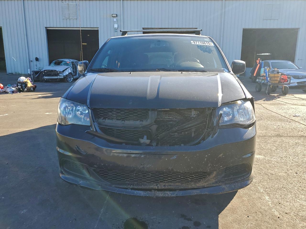 Dodge Caravan Se Image 3