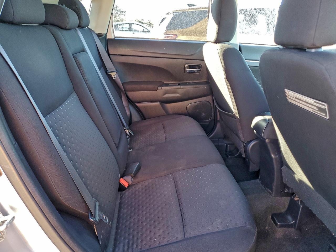 Mitsubishi Outlander Se Image 2