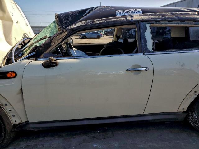 MINI Cooper Clubman Image 2