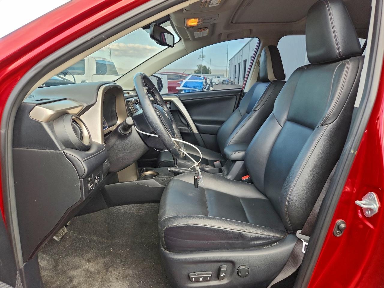 Toyota RAV4 Limited Image 4