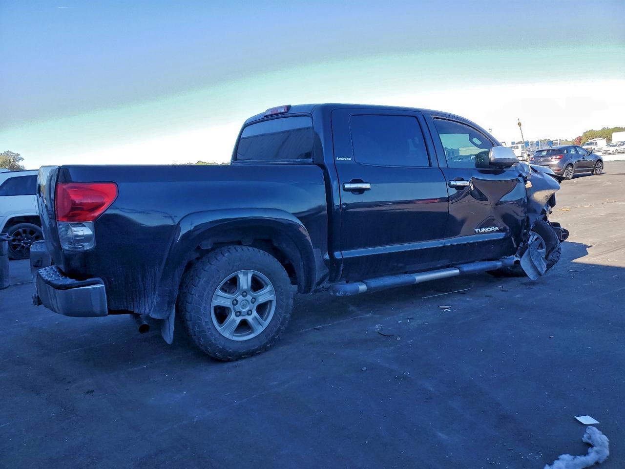 Toyota Tundra Crewmax Limited Image 4