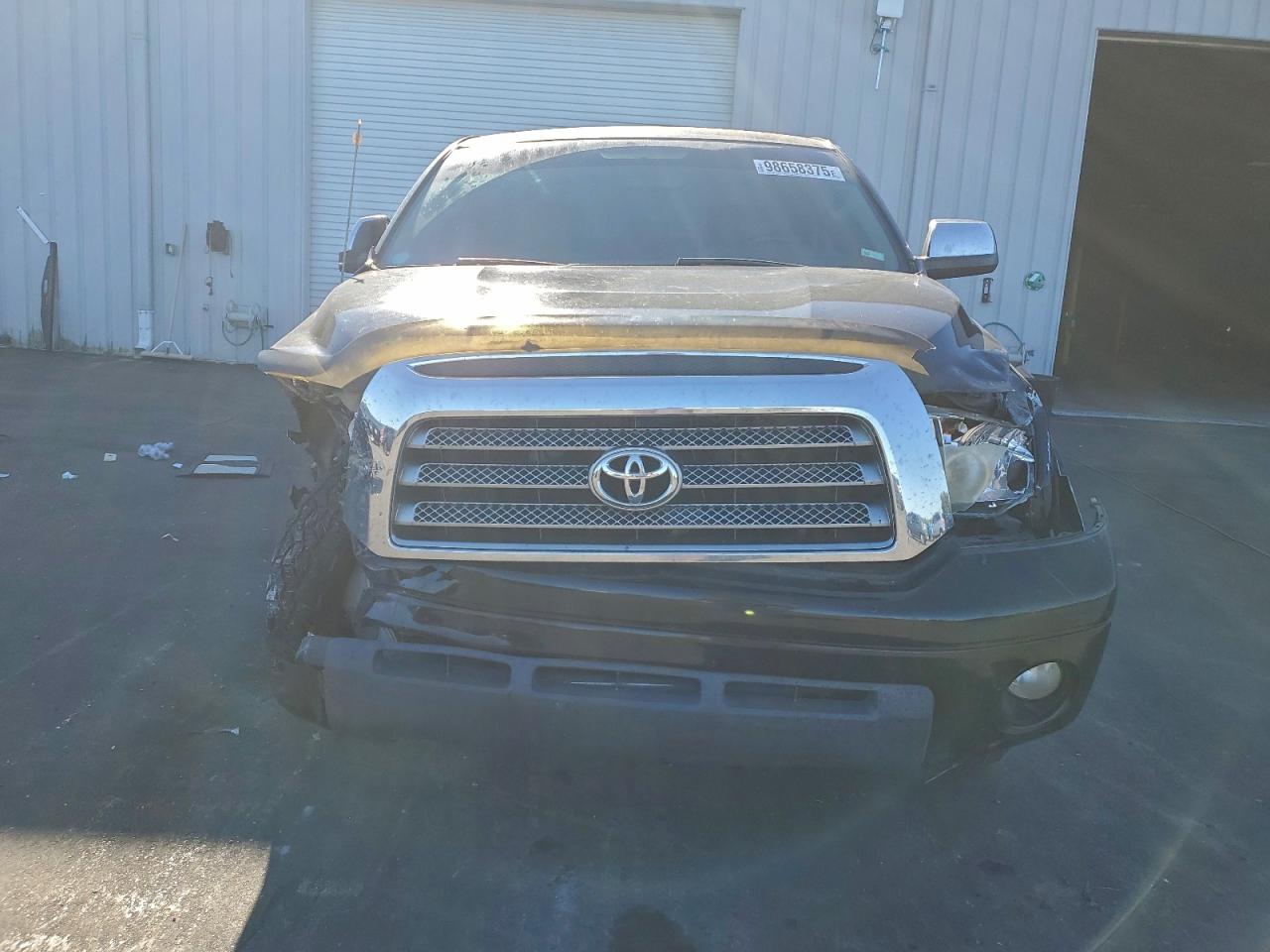 Toyota Tundra Crewmax Limited Image 3