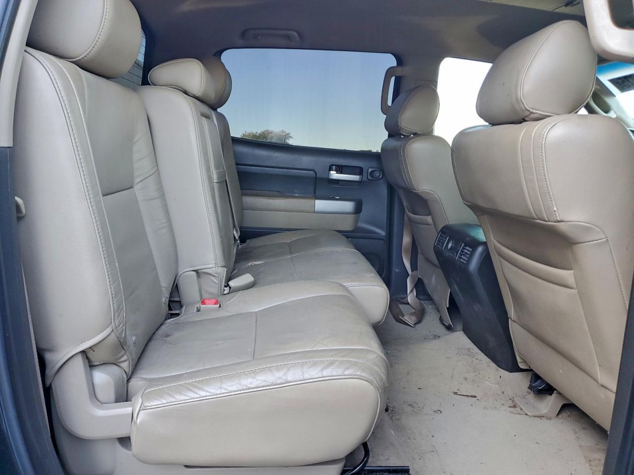 Toyota Tundra Crewmax Limited Image 8