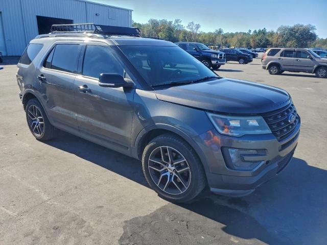 Ford Explorer Sport Image 4